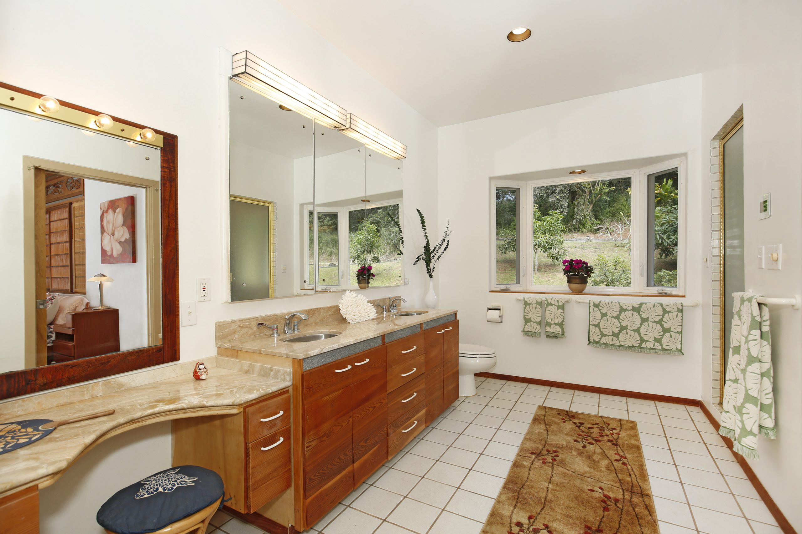 upstairs master bathroom 1