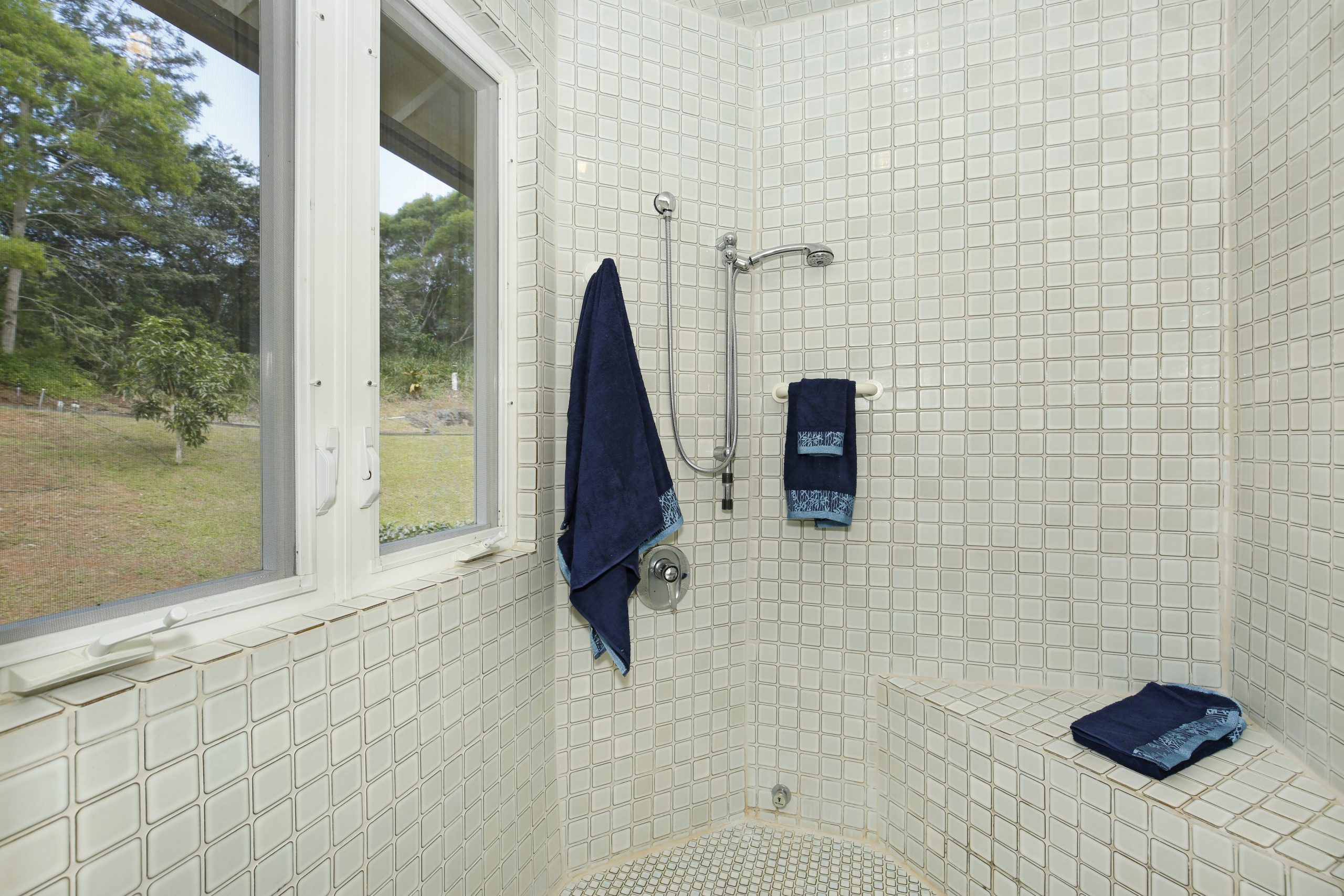 upstairs master bathroom 2